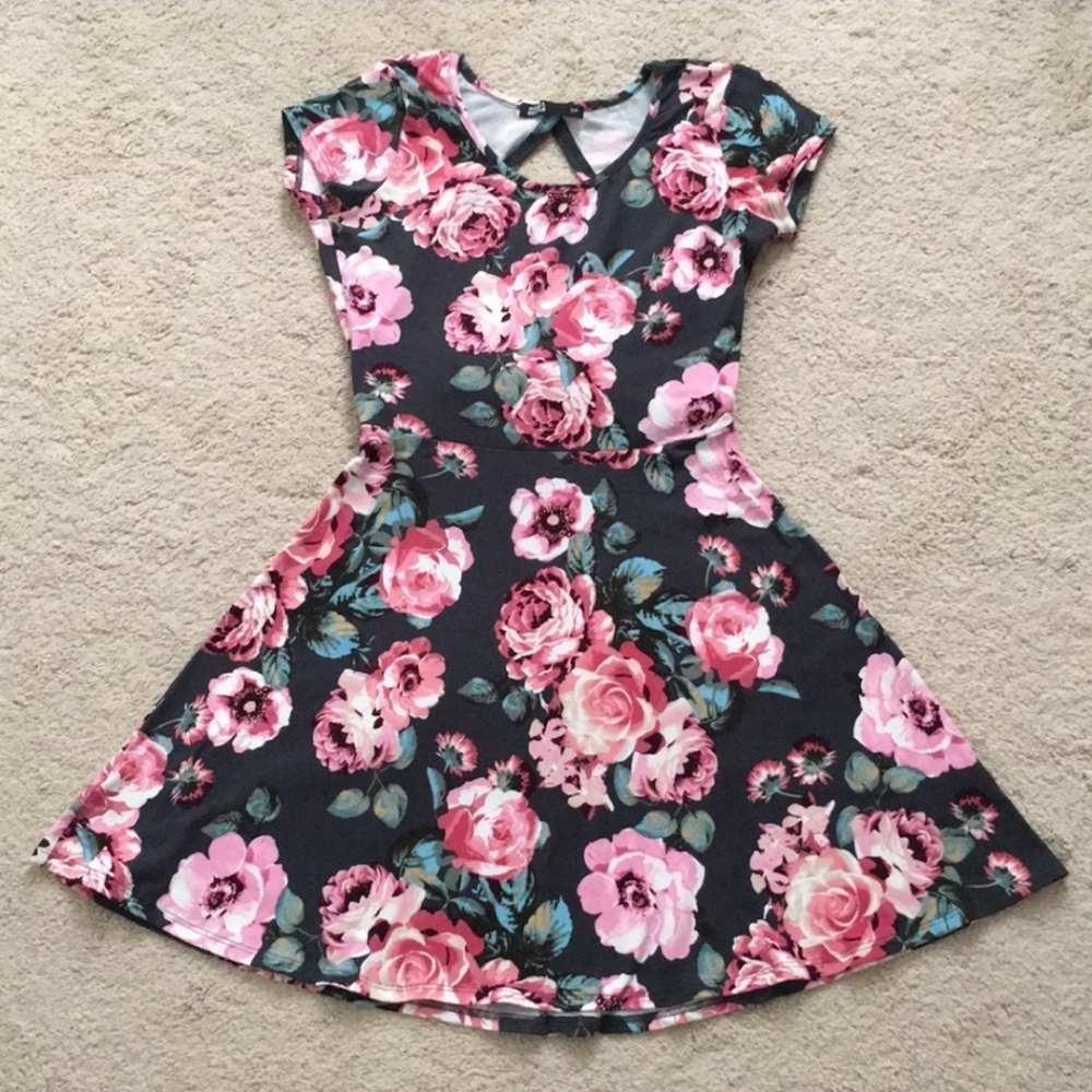 Rebel Sugar Floral Back-out Stretchy Mini Gray Nature Dress Soft & Comfy